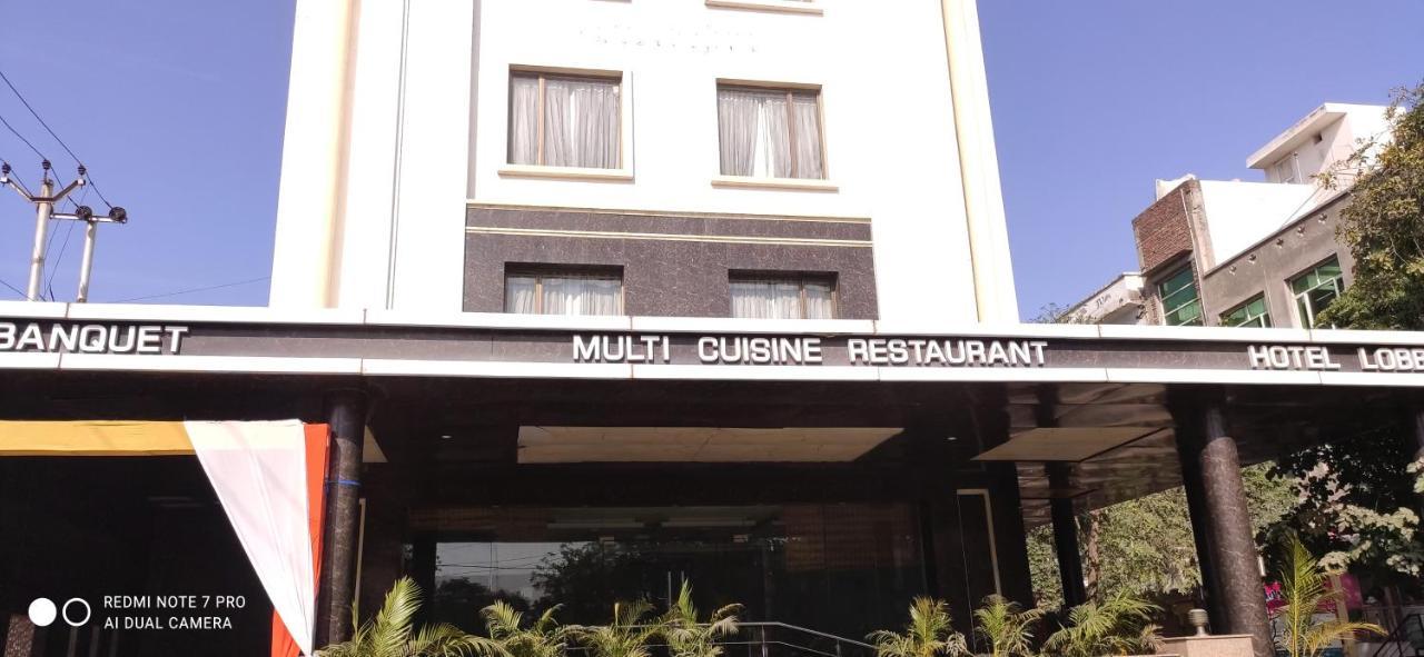 Hotel The Marque Mathura Buitenkant foto