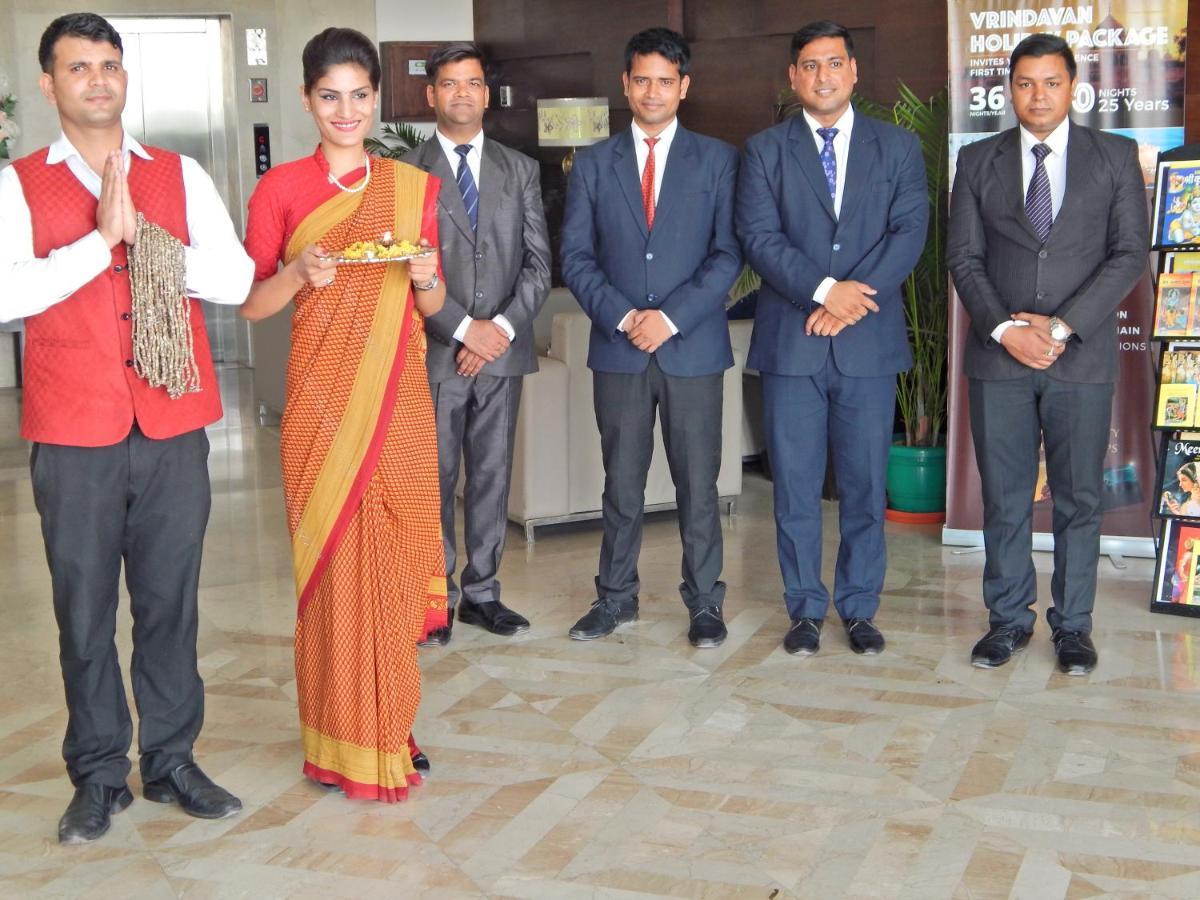 Hotel The Marque Mathura Buitenkant foto